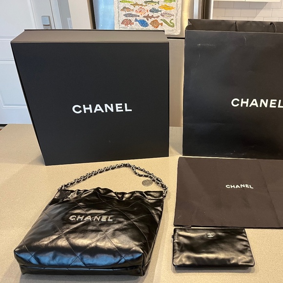 Chanel 22 bag Black Small size - Picture 1 of 16